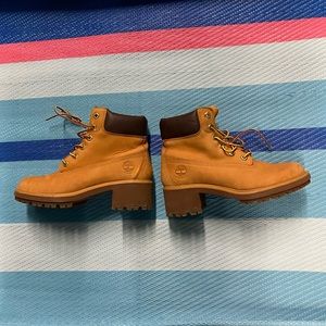 Timberland Kingsley Women waterproof heeled nubuck boot size 8 good shape